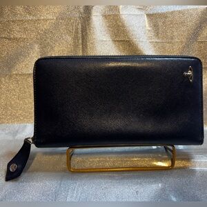 Vivienne Westwood authentic.